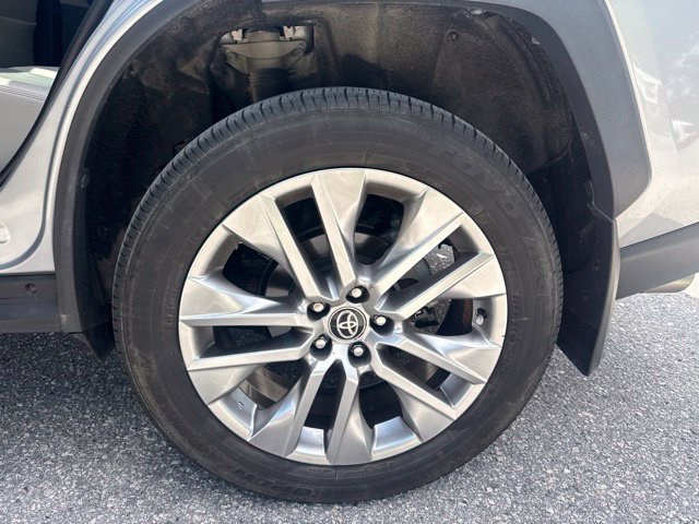 Used 2025 Toyota RAV4 XLE Premium w/ Weather Package FWD image 16