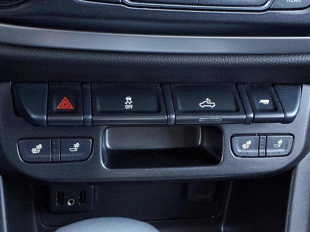 Used 2022 Chevrolet Colorado LT w/ LT Convenience Package image 13