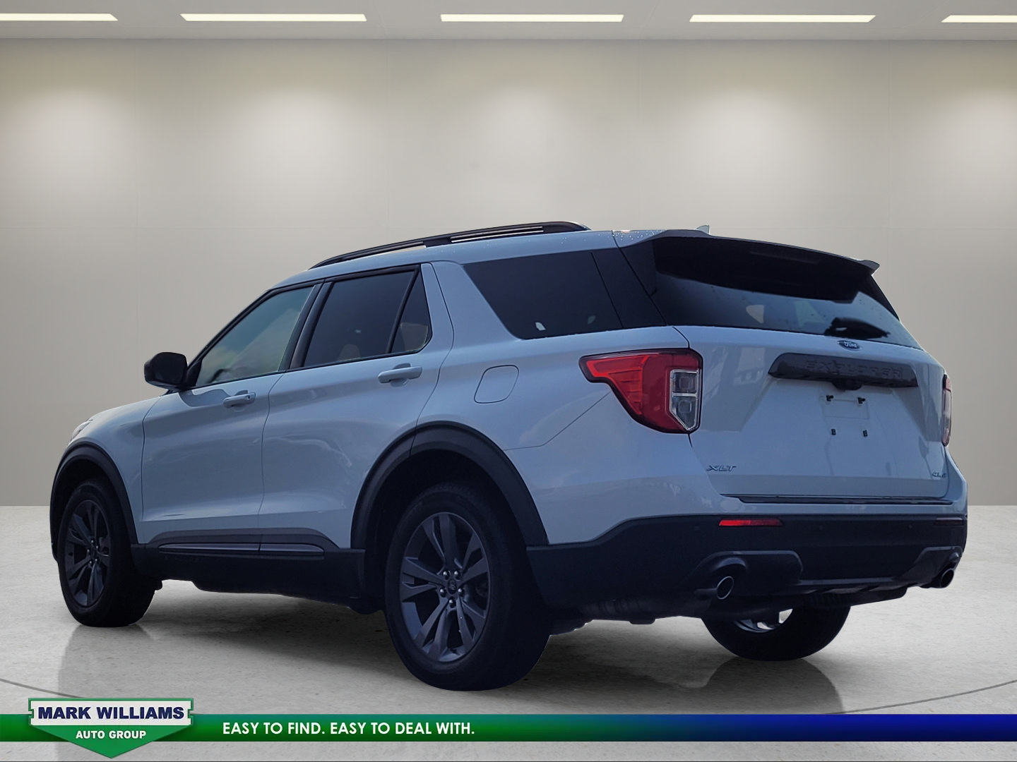Certified 2022 Ford Explorer XLT w/ Equipment Group 202A AWD/4WD image 6