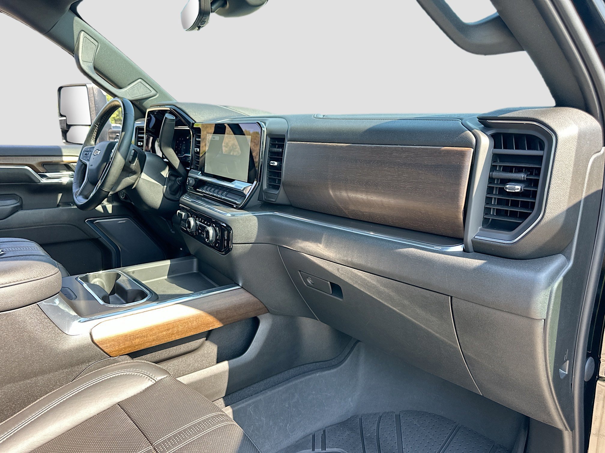 Used 2024 Chevrolet Silverado 2500 High Country w/ High Country Premium Package image 30