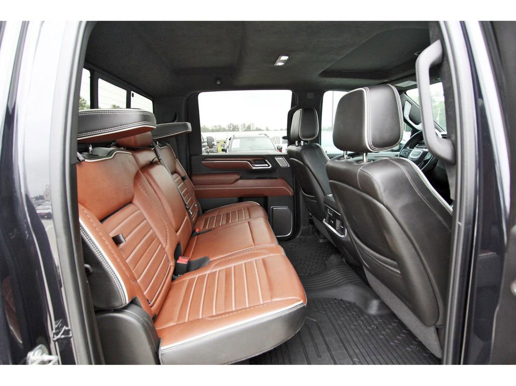 Used 2024 GMC Sierra 3500 Denali Ultimate AWD/4WD image 10