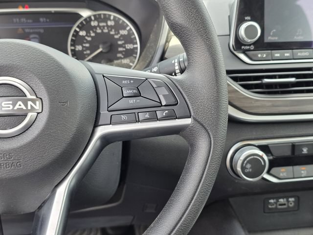 Used 2025 Nissan Altima 2.5 SV FWD image 24