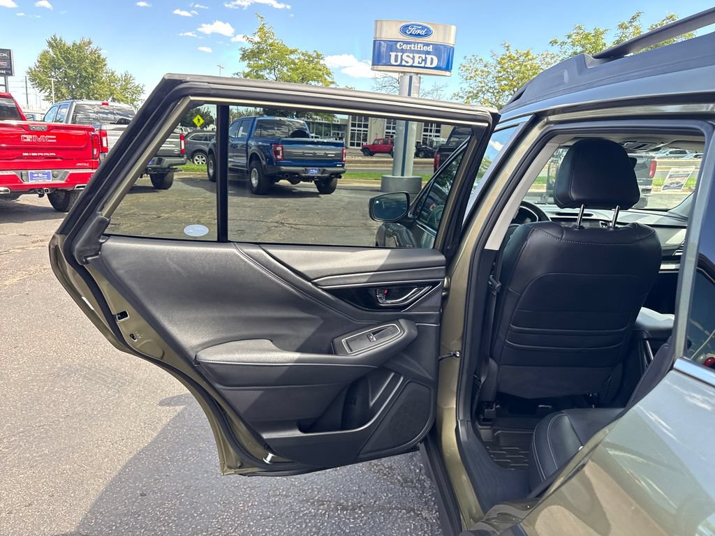 Used 2025 Subaru Outback Limited XT w/ Popular Package #2 AWD/4WD image 18