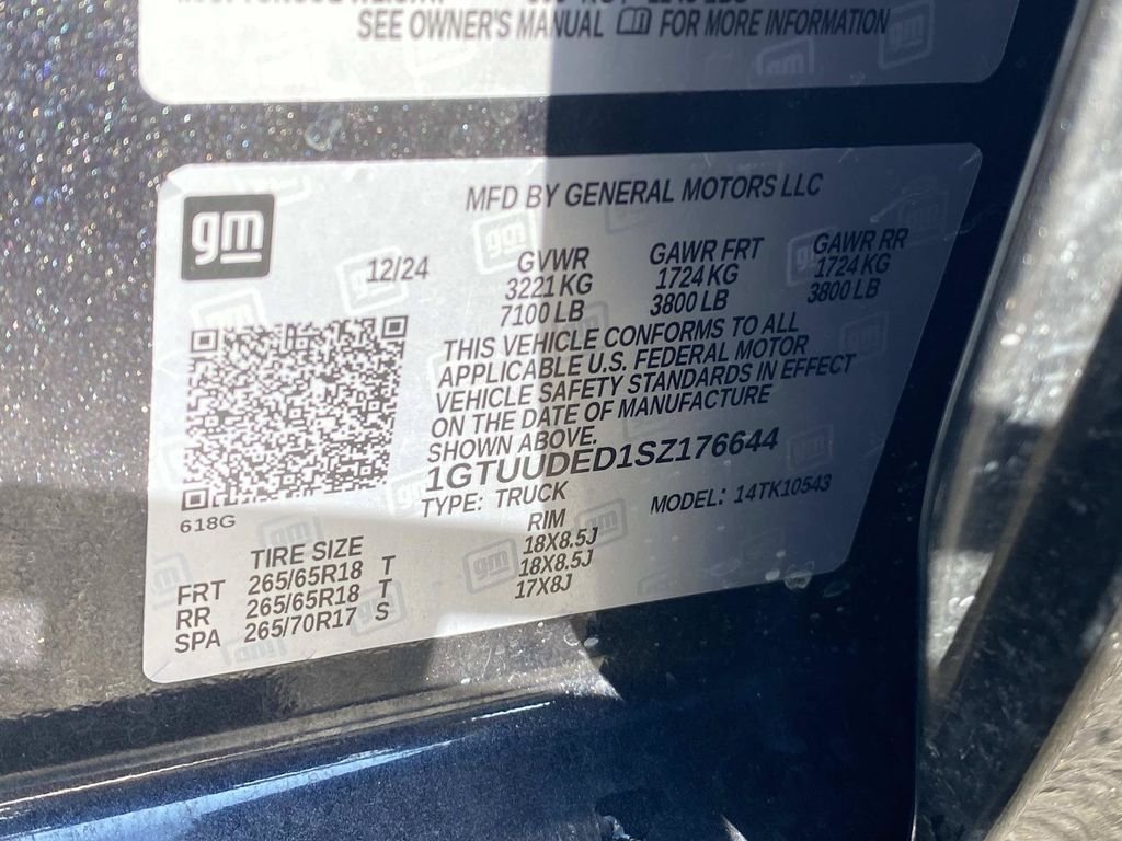 Used 2025 GMC Sierra 1500 SLT AWD/4WD image 24