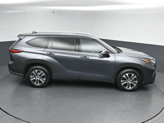Used 2021 Toyota Highlander XLE AWD/4WD image 53