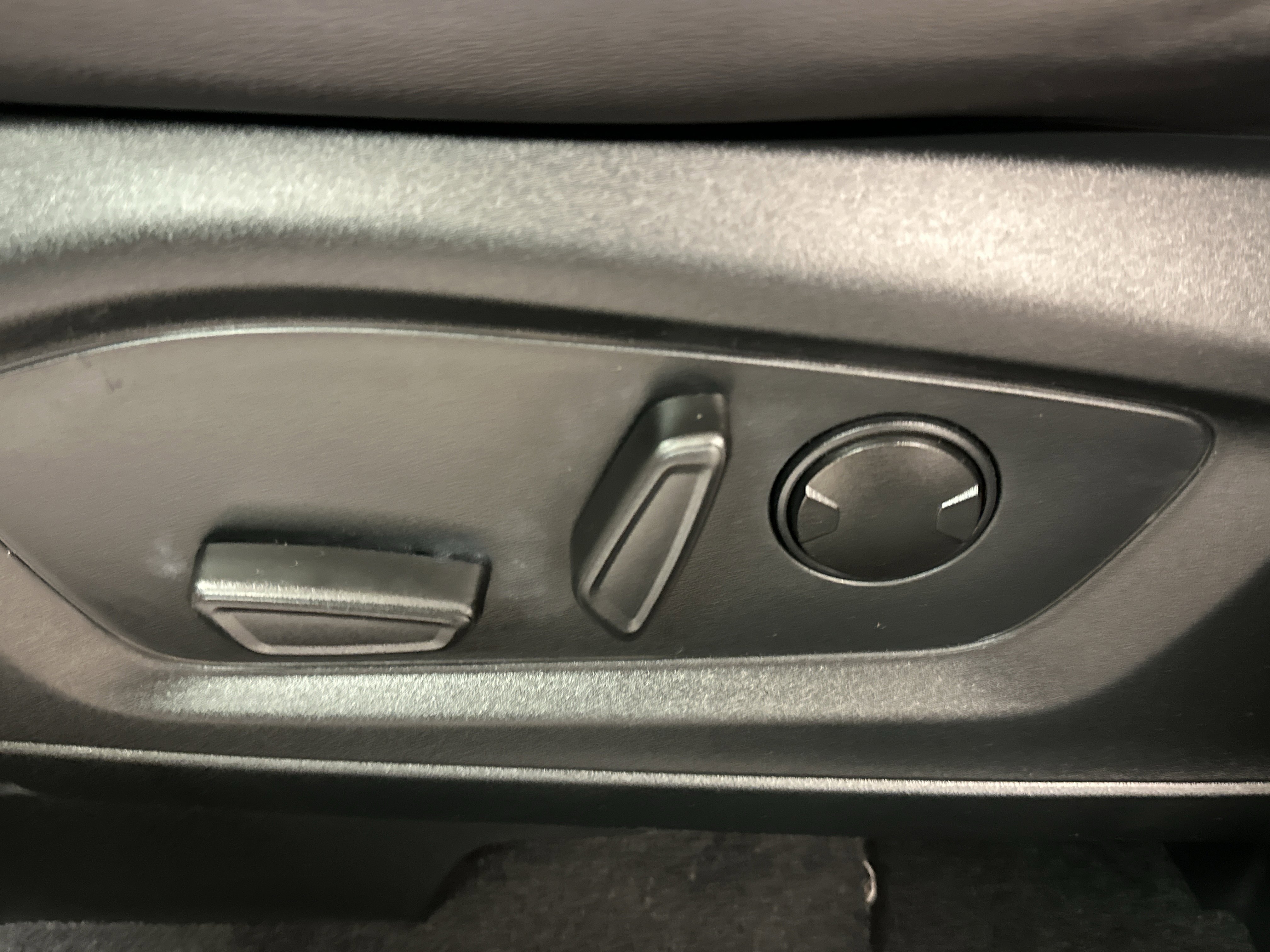 Certified 2023 Ford Explorer XLT w/ Equipment Group 202A image 23