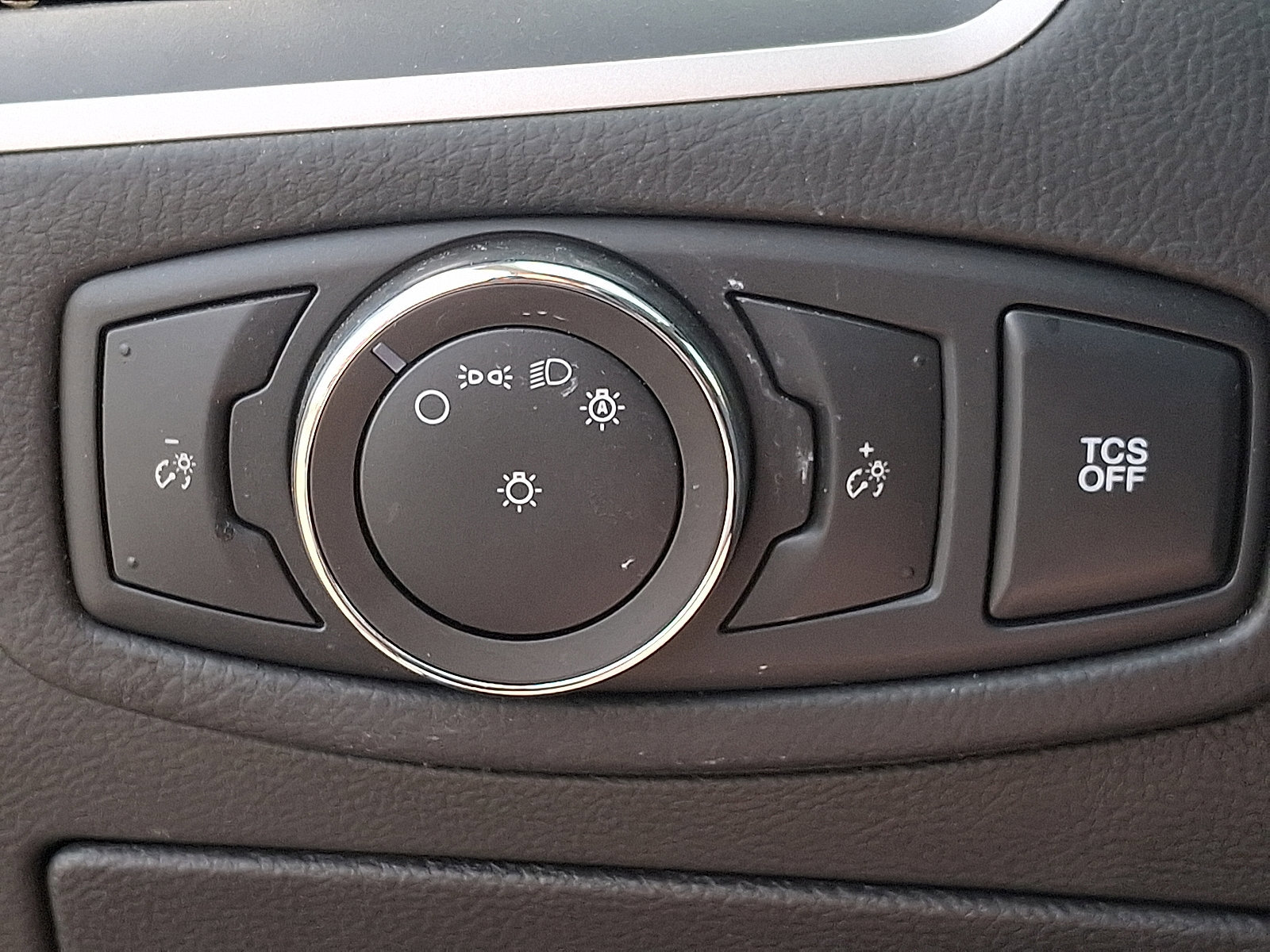 Certified 2022 Ford Edge SE w/ Black Appearance Package image 24