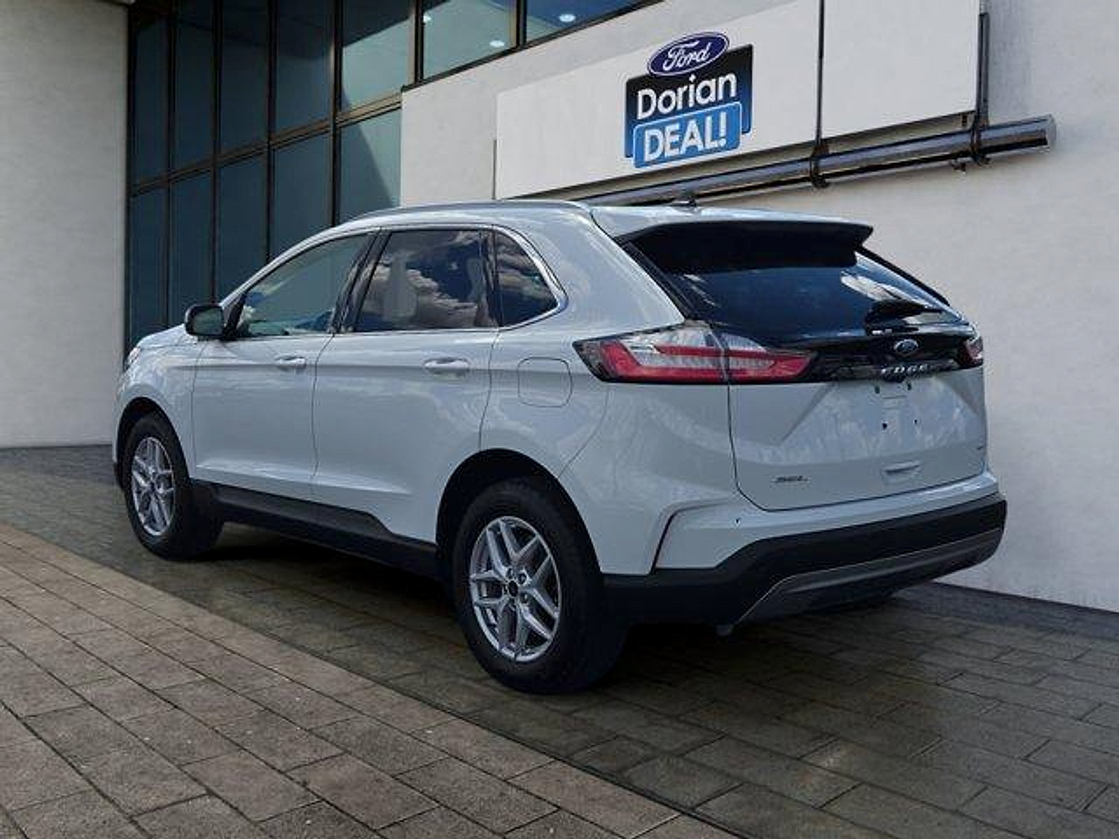 Certified 2024 Ford Edge SEL w/ Convenience Package AWD/4WD image 5