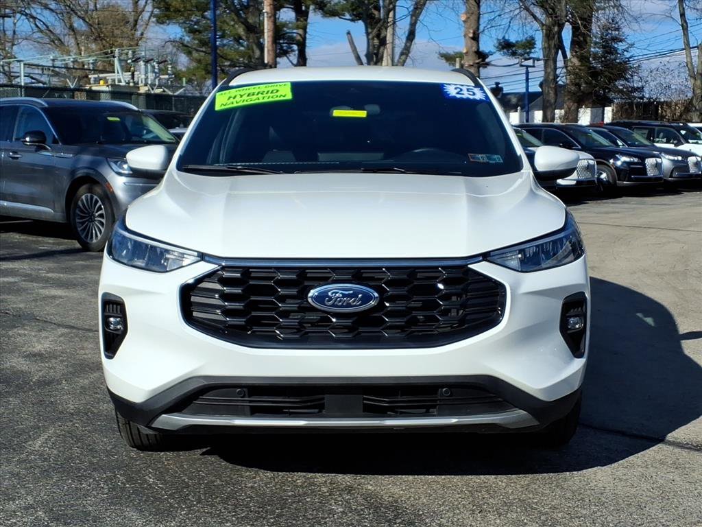 Certified 2025 Ford Escape ST-Line Select w/ Tech Pack #1 AWD/4WD image 9