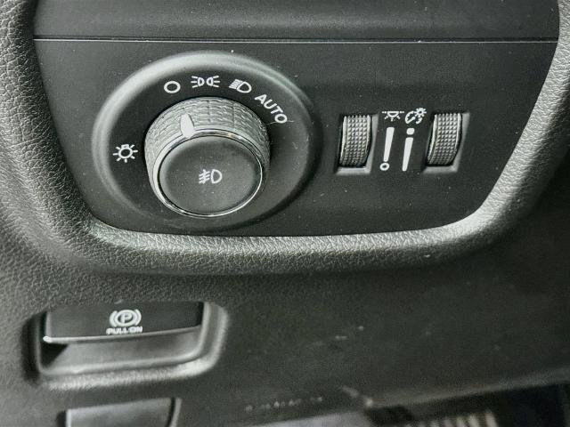 Used 2023 Jeep Grand Cherokee L Limited AWD/4WD image 10