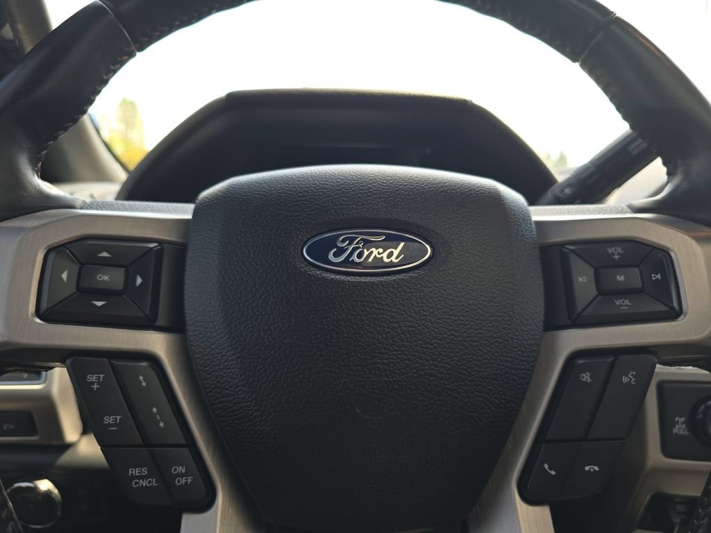 Certified 2020 Ford F250 Platinum w/ FX4 Off-Road Package AWD/4WD image 22