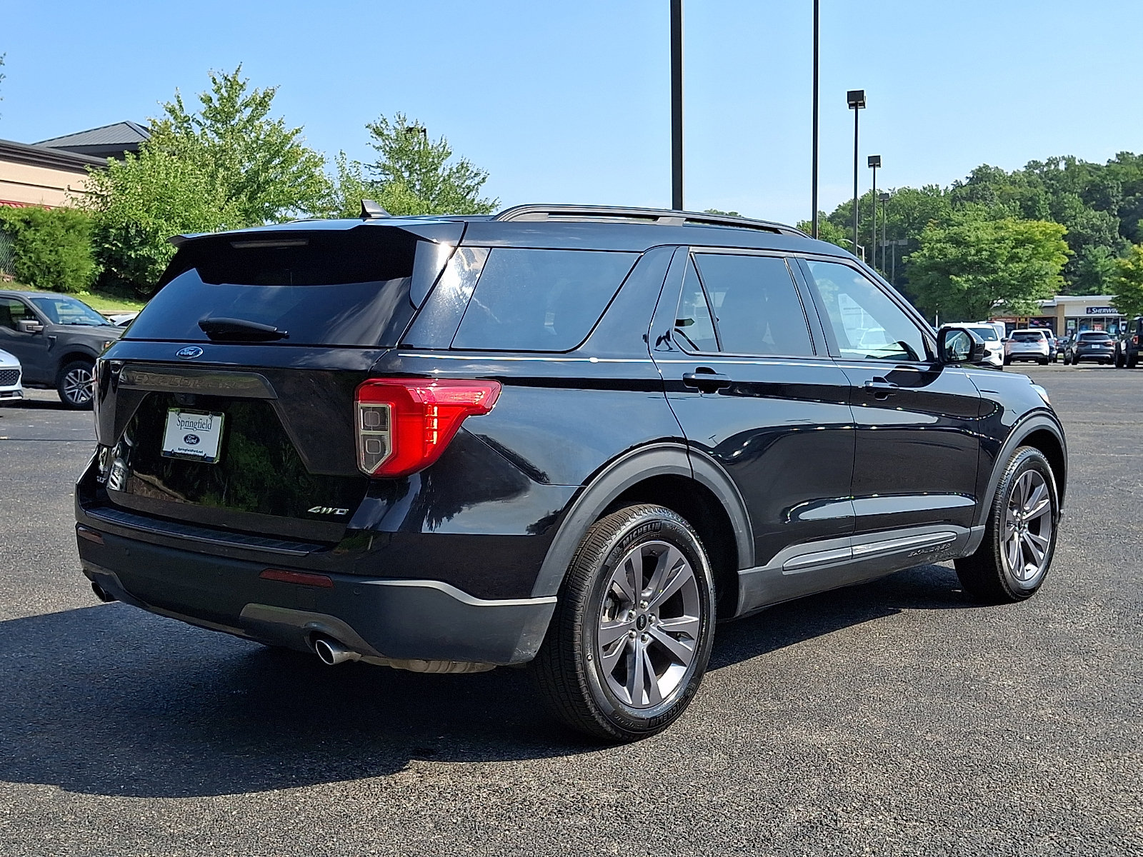 Certified 2024 Ford Explorer XLT w/ Equipment Group 202A AWD/4WD image 6