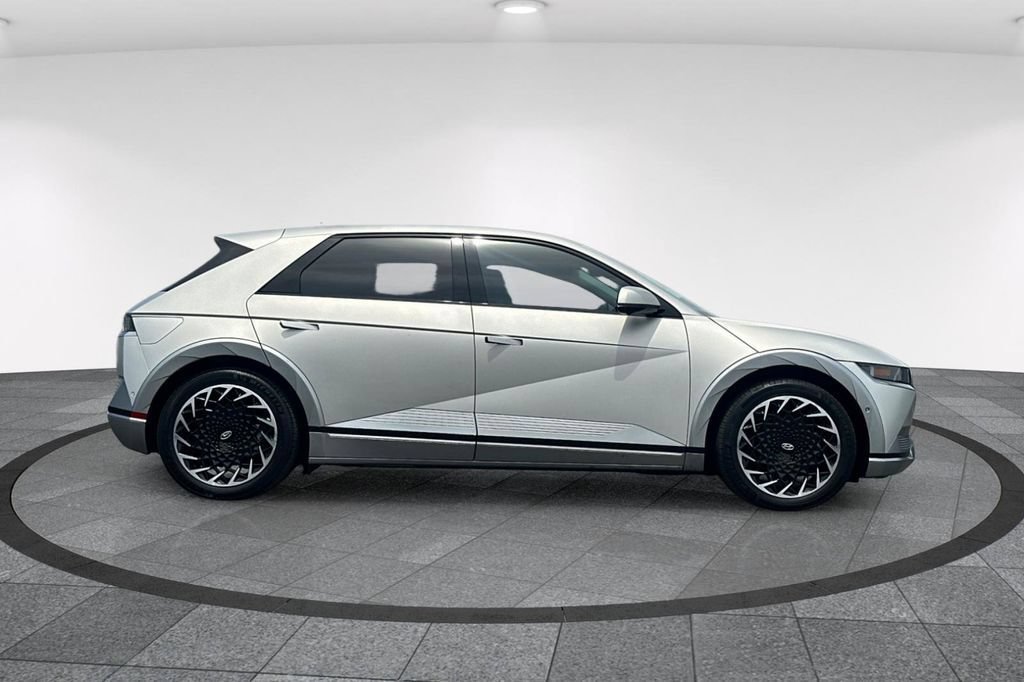 Used 2023 Hyundai Ioniq 5 Limited AWD/4WD image 3