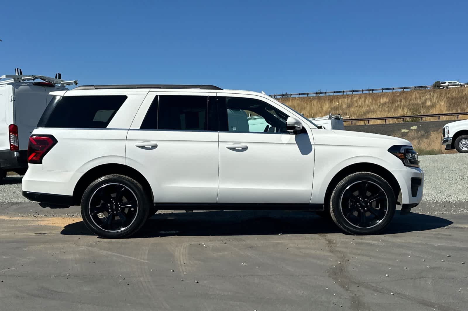 Certified 2023 Ford Expedition Limited AWD/4WD image 3