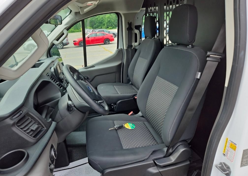 Certified 2025 Ford Transit 250 Low Roof w/ Exterior Upgrade Package RWD image 2