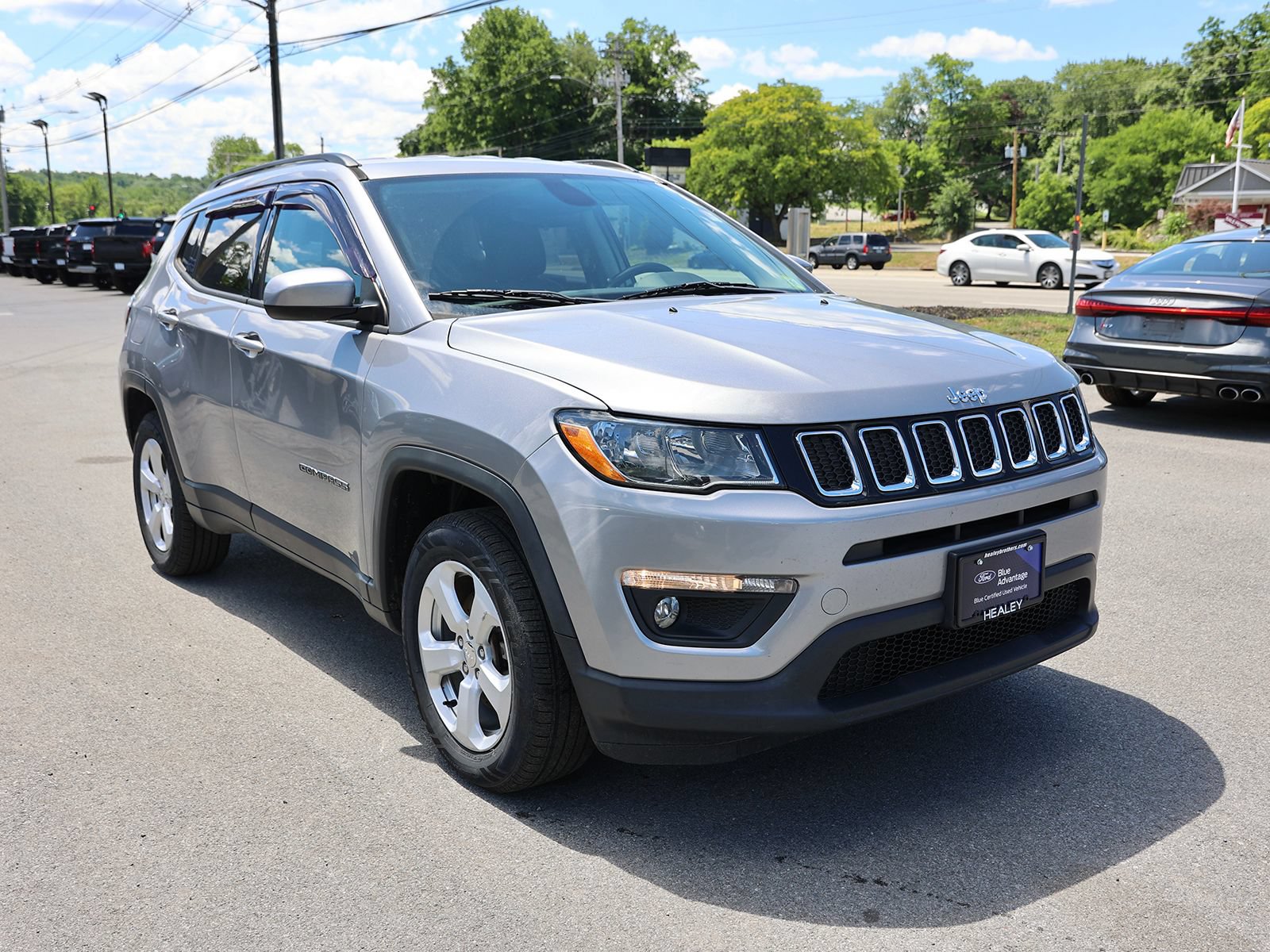 Used 2018 Jeep Compass Latitude AWD/4WD image 1