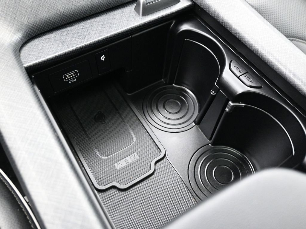 Used 2023 Hyundai Palisade Limited w/ Cargo Package image 18