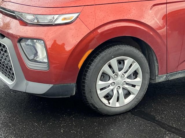 Used 2022 Kia Soul LX FWD image 2