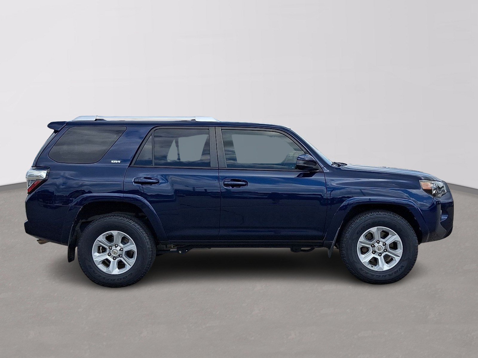 Used 2018 Toyota 4Runner SR5 RWD image 7