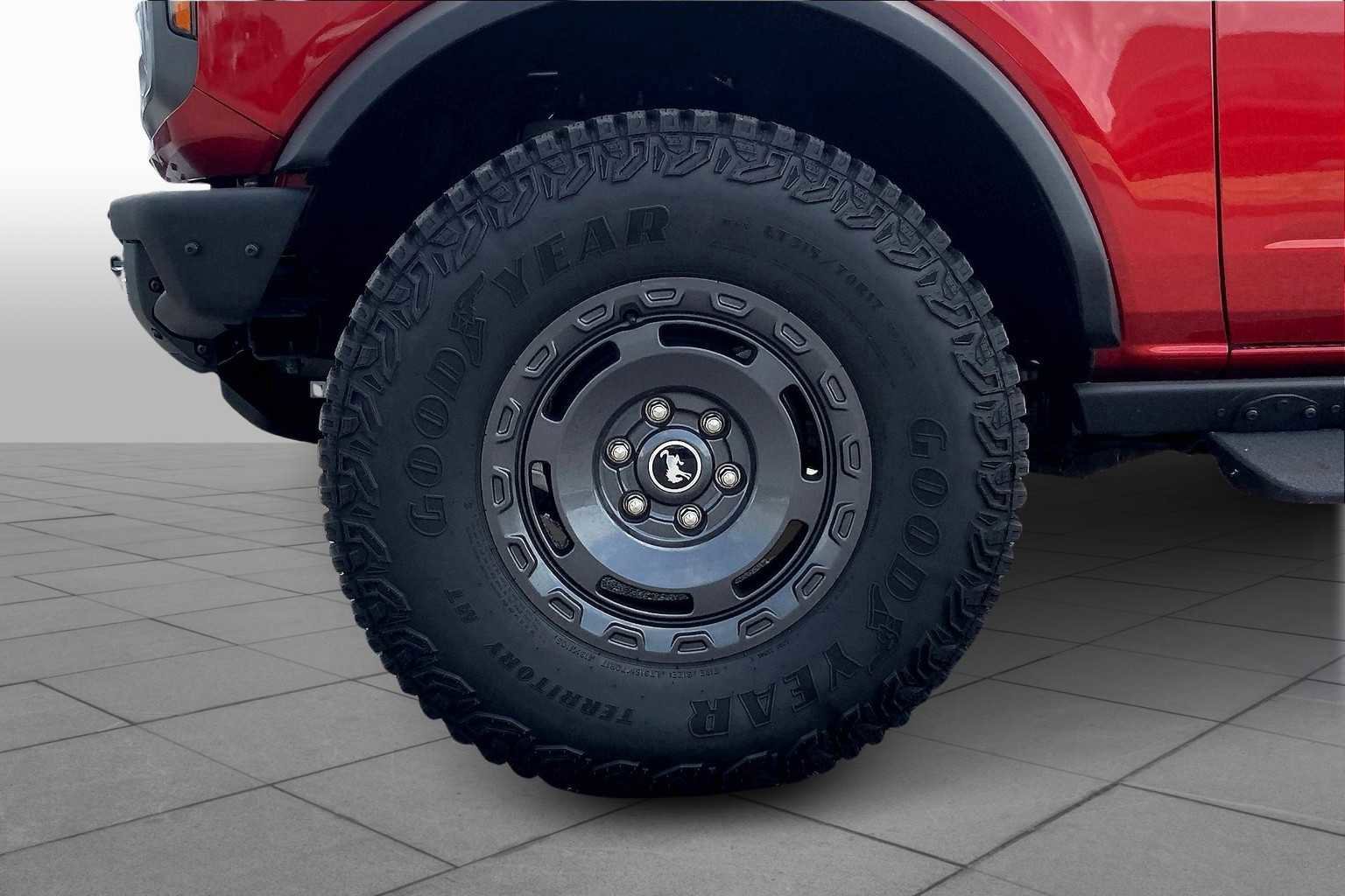 Certified 2024 Ford Bronco Badlands image 11