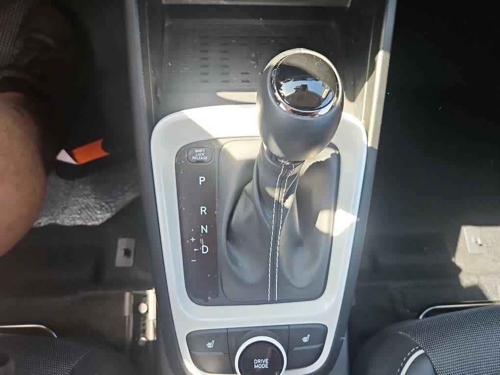Used 2026 Hyundai Venue SEL FWD image 18
