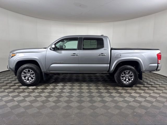 Used 2017 Toyota Tacoma SR5 w/ Tow Package AWD/4WD image 7