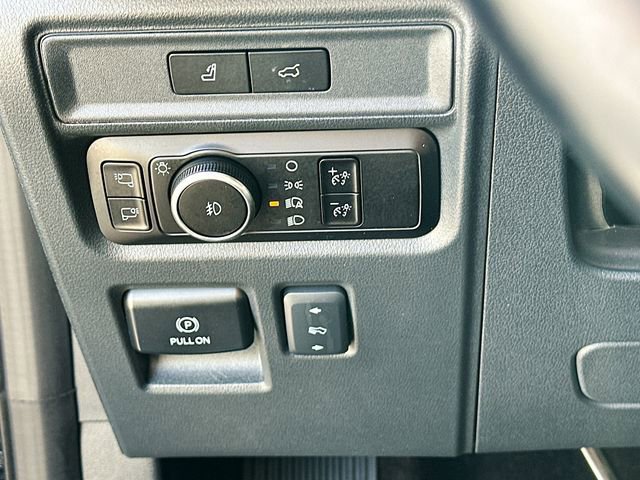 Certified 2023 Ford Expedition Max Platinum image 11