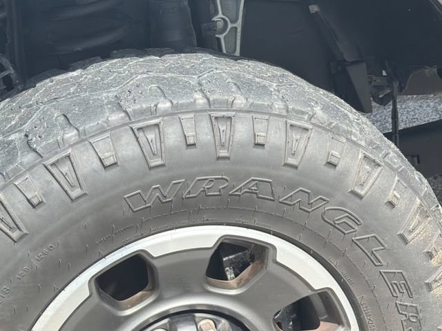 Certified 2023 Ford F250 Platinum w/ Tremor Off-Road Package AWD/4WD image 28