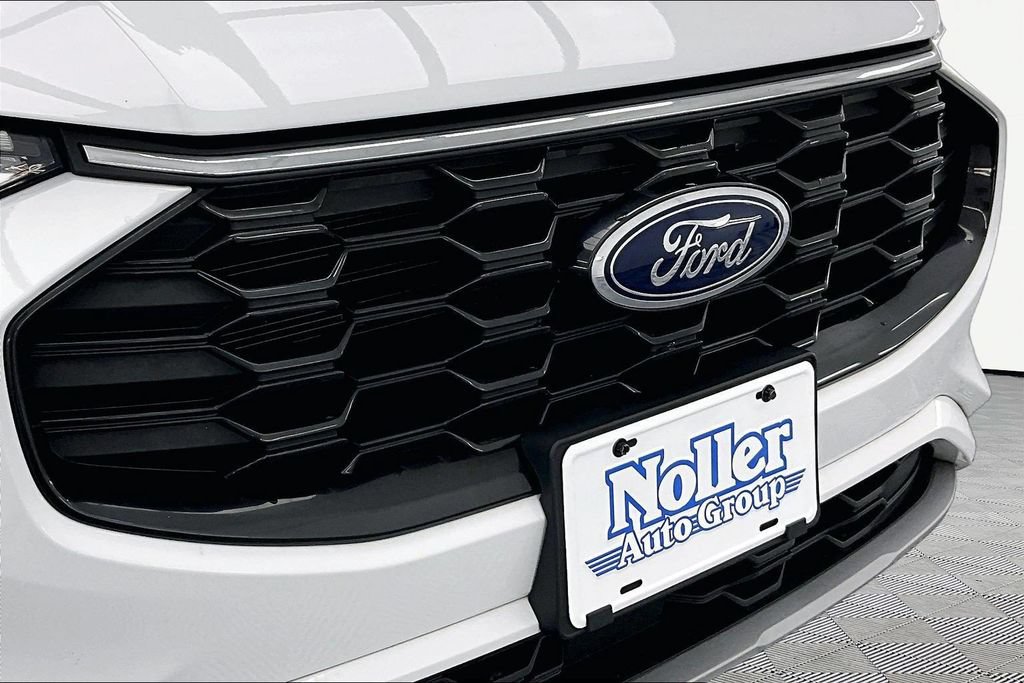 Certified 2023 Ford Escape ST-Line Select AWD/4WD image 28