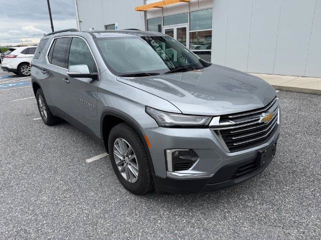 Used 2023 Chevrolet Traverse LT FWD image 2
