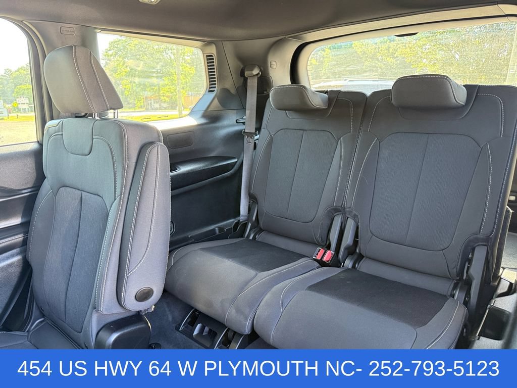 Used 2024 Jeep Grand Cherokee L Laredo AWD/4WD image 22