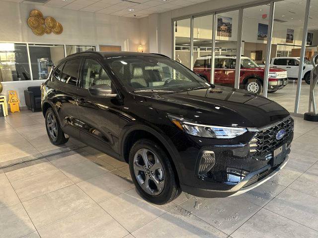 Certified 2025 Ford Escape ST-Line w/ Tech Pack #1 AWD/4WD image 1