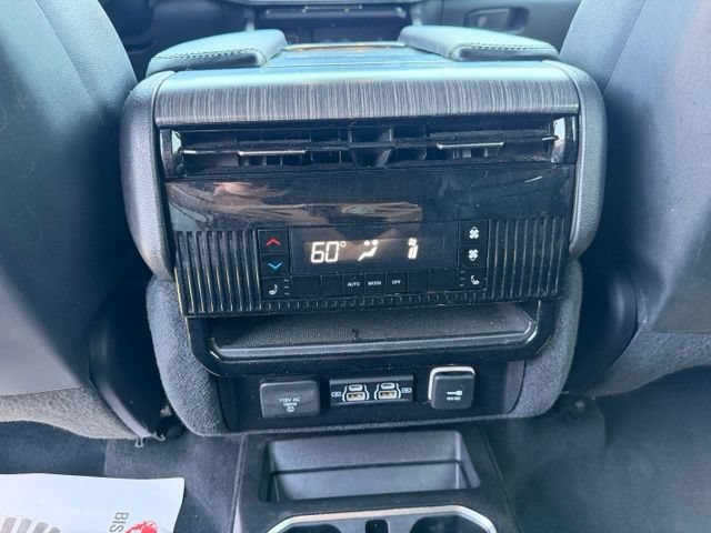 Used 2023 Jeep Wagoneer L Series III w/ Premium Group I AWD/4WD image 24