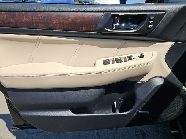 Used 2019 Subaru Outback 3.6R Limited AWD/4WD image 18