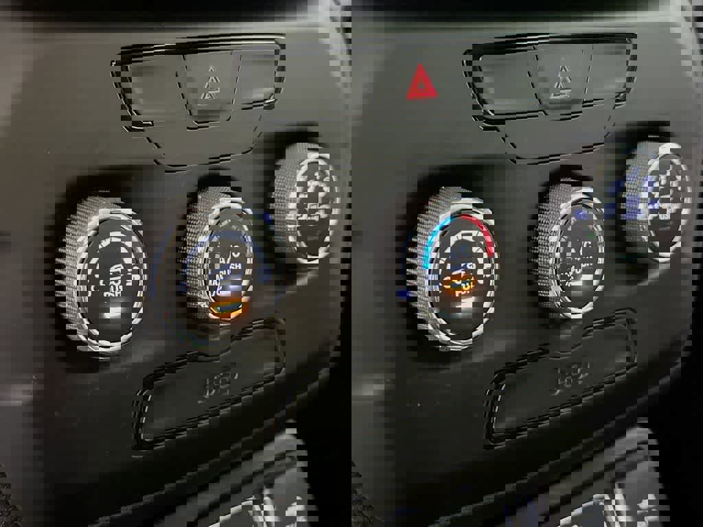 Used 2019 Jeep Renegade Sport image 17