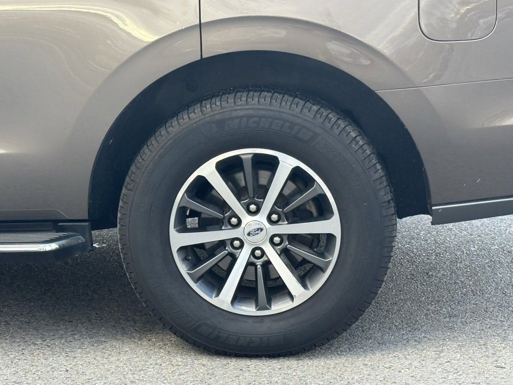 Certified 2019 Ford Expedition XLT w/ Equipment Group 202A image 11