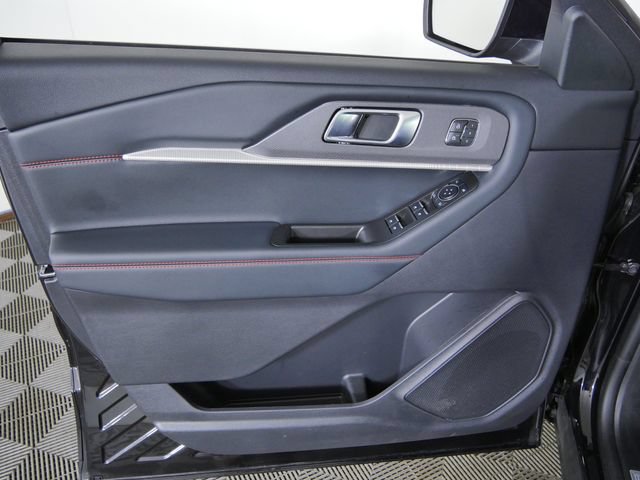 Certified 2025 Ford Explorer ST-Line w/ Premium Package AWD/4WD image 20