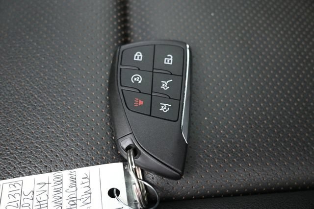 Used 2025 Chevrolet Suburban High Country AWD/4WD image 25