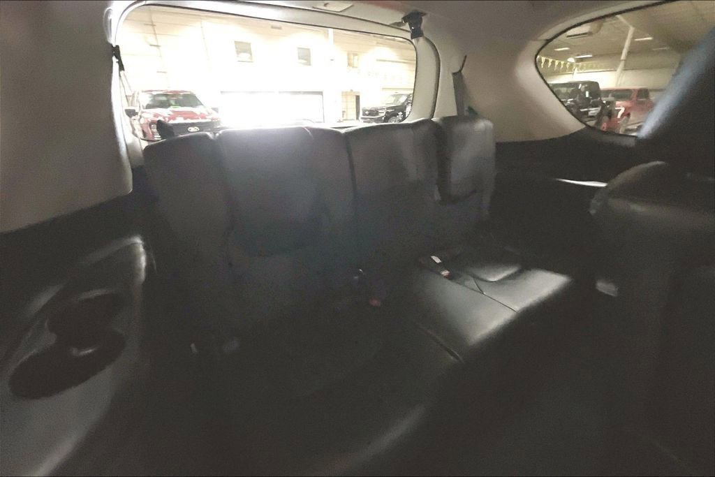 Used 2024 Nissan Armada SL image 27