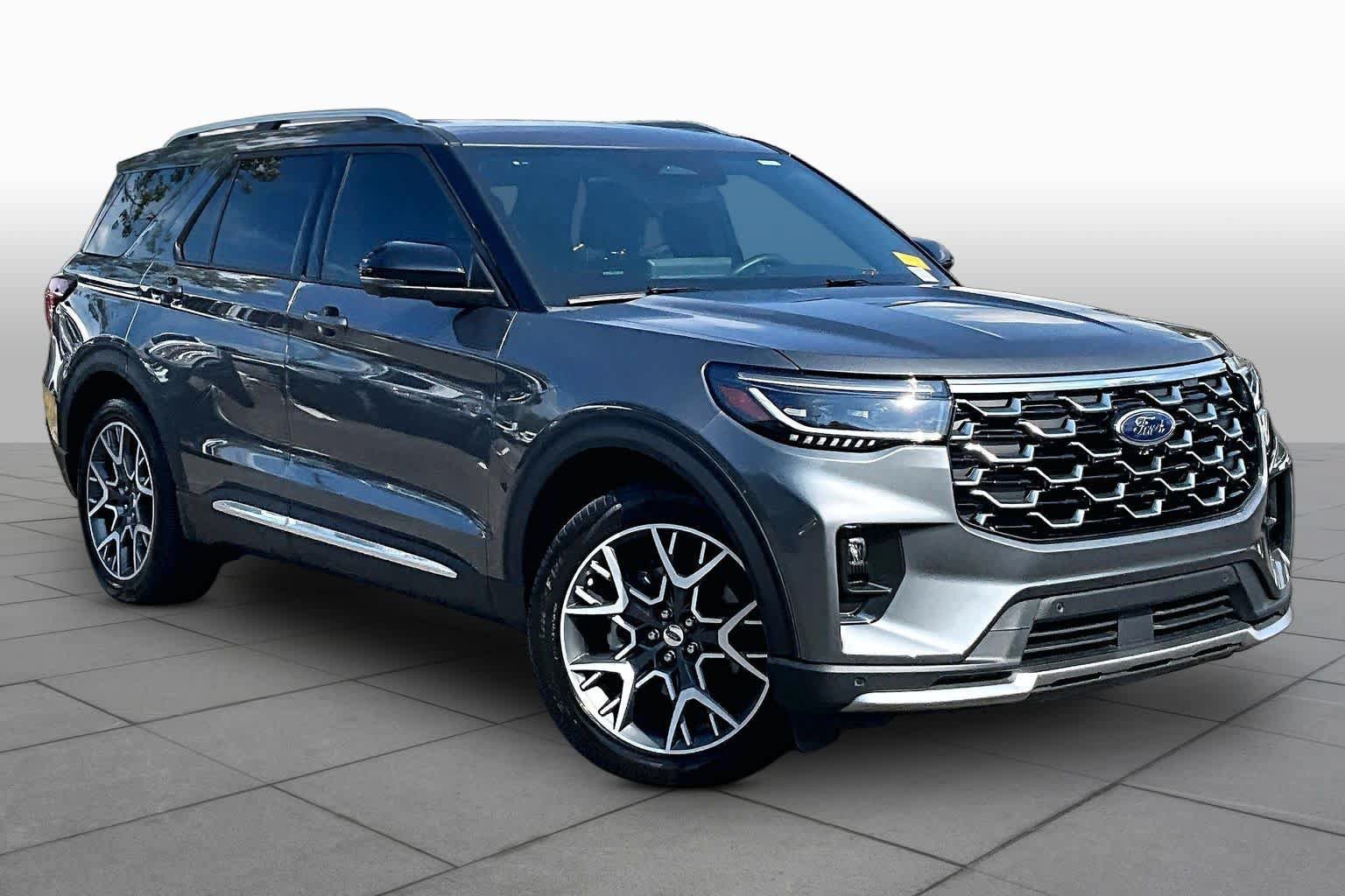 Certified 2025 Ford Explorer Platinum w/ Ultimate Package RWD image 3