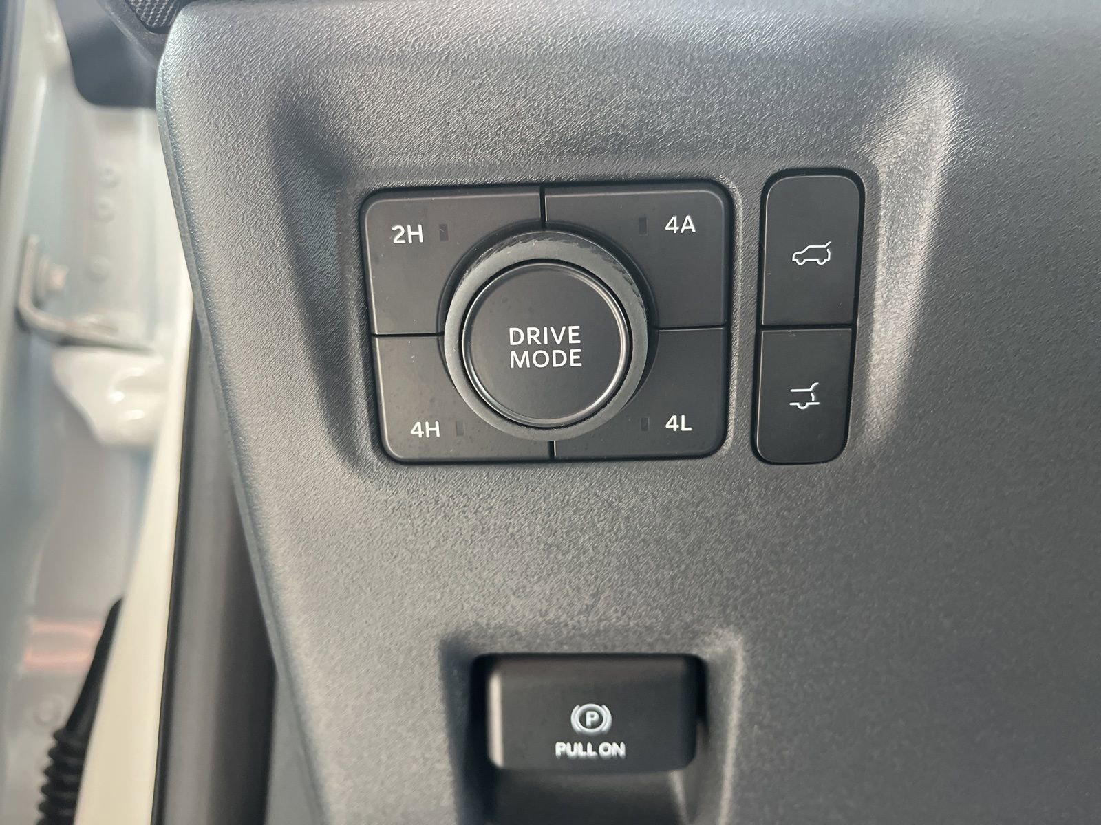 Certified 2025 Ford Expedition Platinum w/ Platinum Ultimate Package AWD/4WD image 18