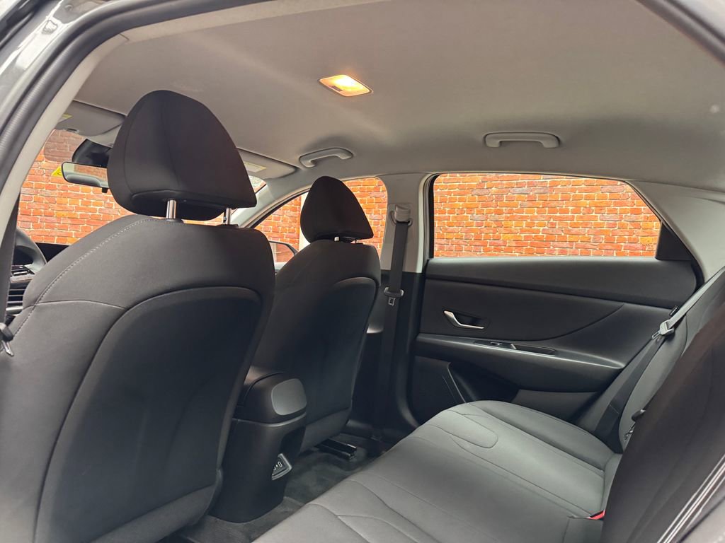 Used 2024 Hyundai Elantra SEL FWD image 23