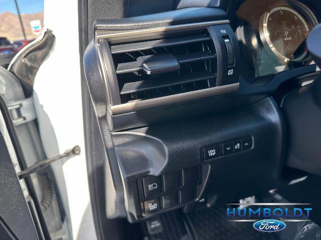 Used 2018 Lexus IS 300 AWD image 17