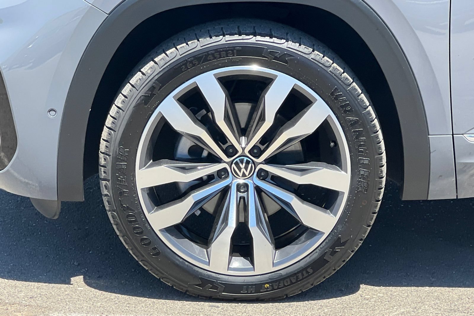 Used 2021 Volkswagen Atlas Cross Sport SEL Premium R-Line AWD/4WD image 27