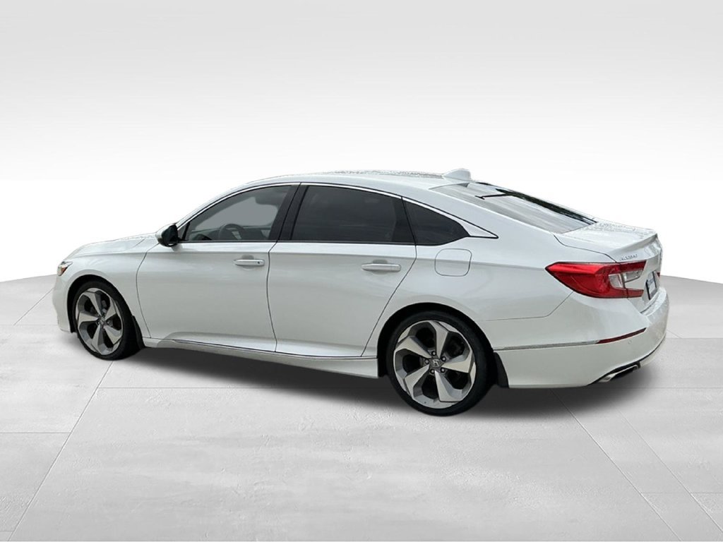 Used 2018 Honda Accord Touring image 4