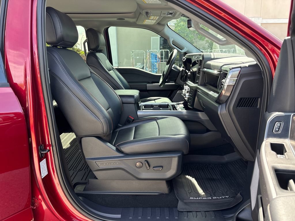 Certified 2025 Ford F350 Lariat w/ Lariat Ultimate Package AWD/4WD image 4