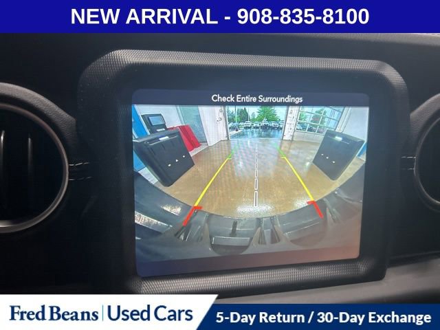 Used 2018 Jeep Wrangler Unlimited Sahara AWD/4WD image 16