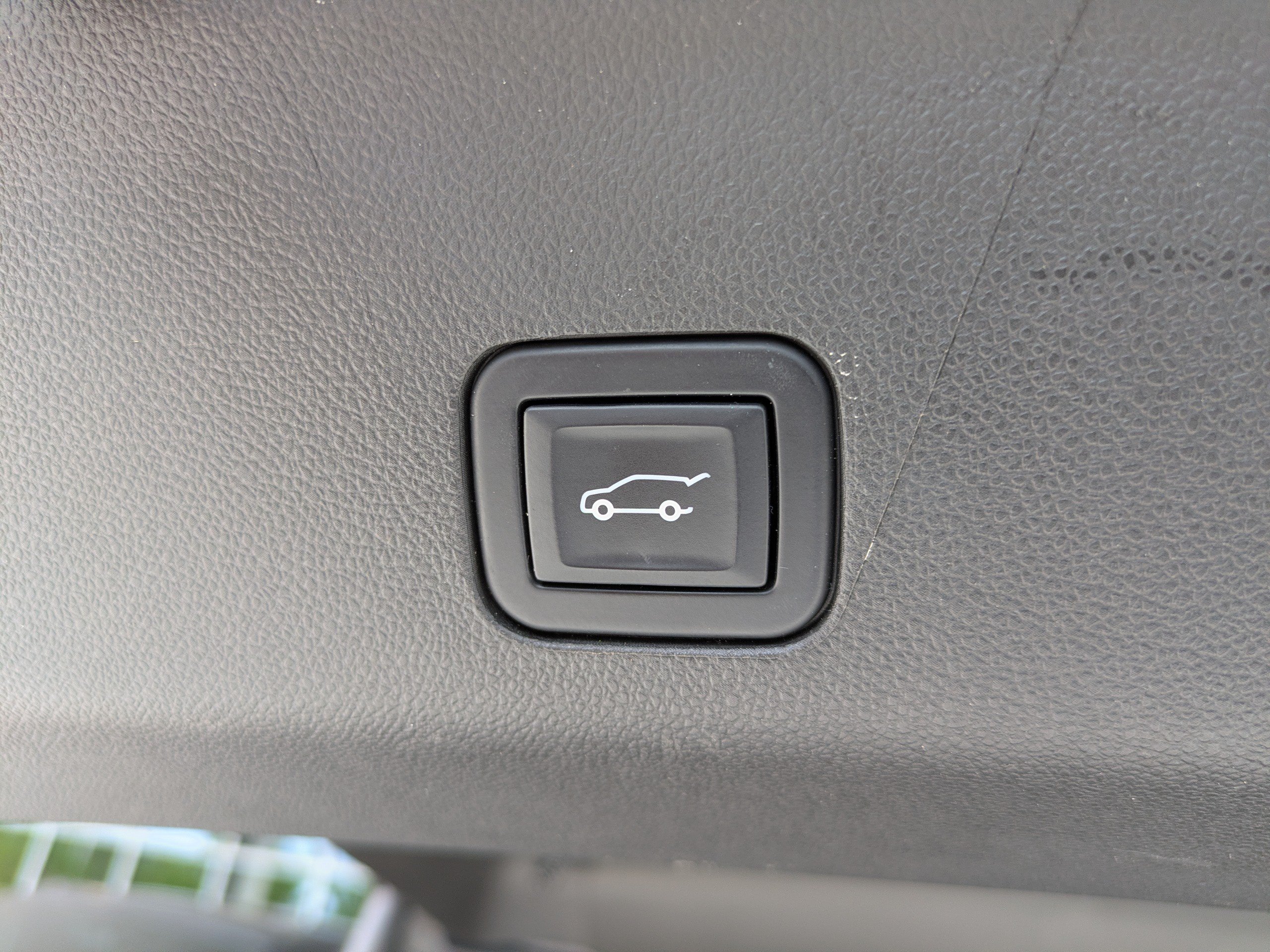 Used 2022 Chevrolet Tahoe High Country RWD image 14