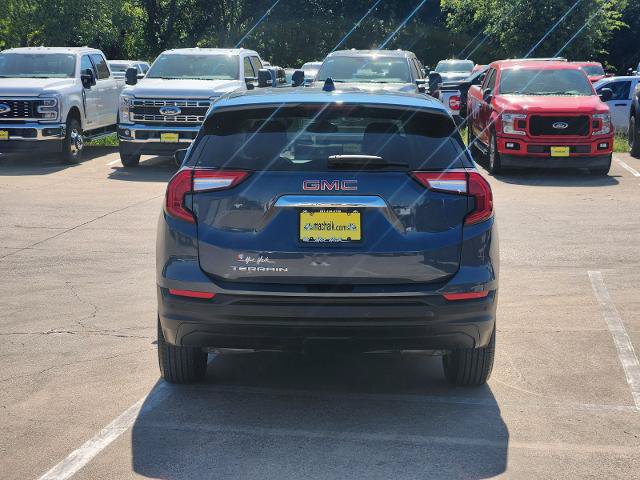 Used 2024 GMC Terrain SLE w/ Fleet Convenience Package FWD image 5