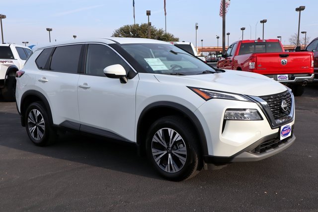 Used 2023 Nissan Rogue SV image 9